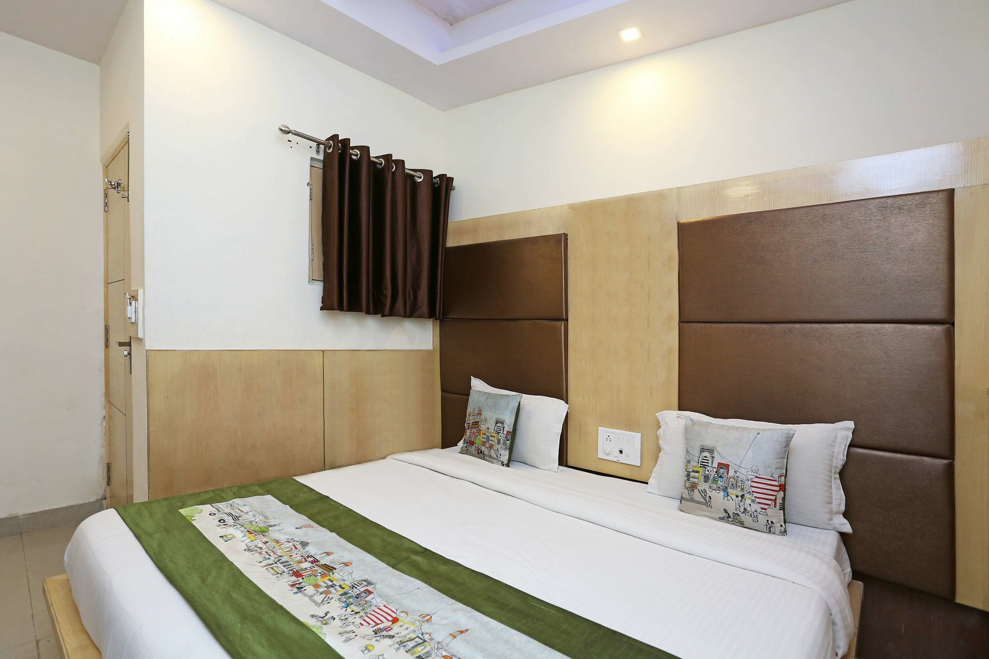Oyo 9233 Hotel Cottage Lord Krishna New Delhi Exterior photo