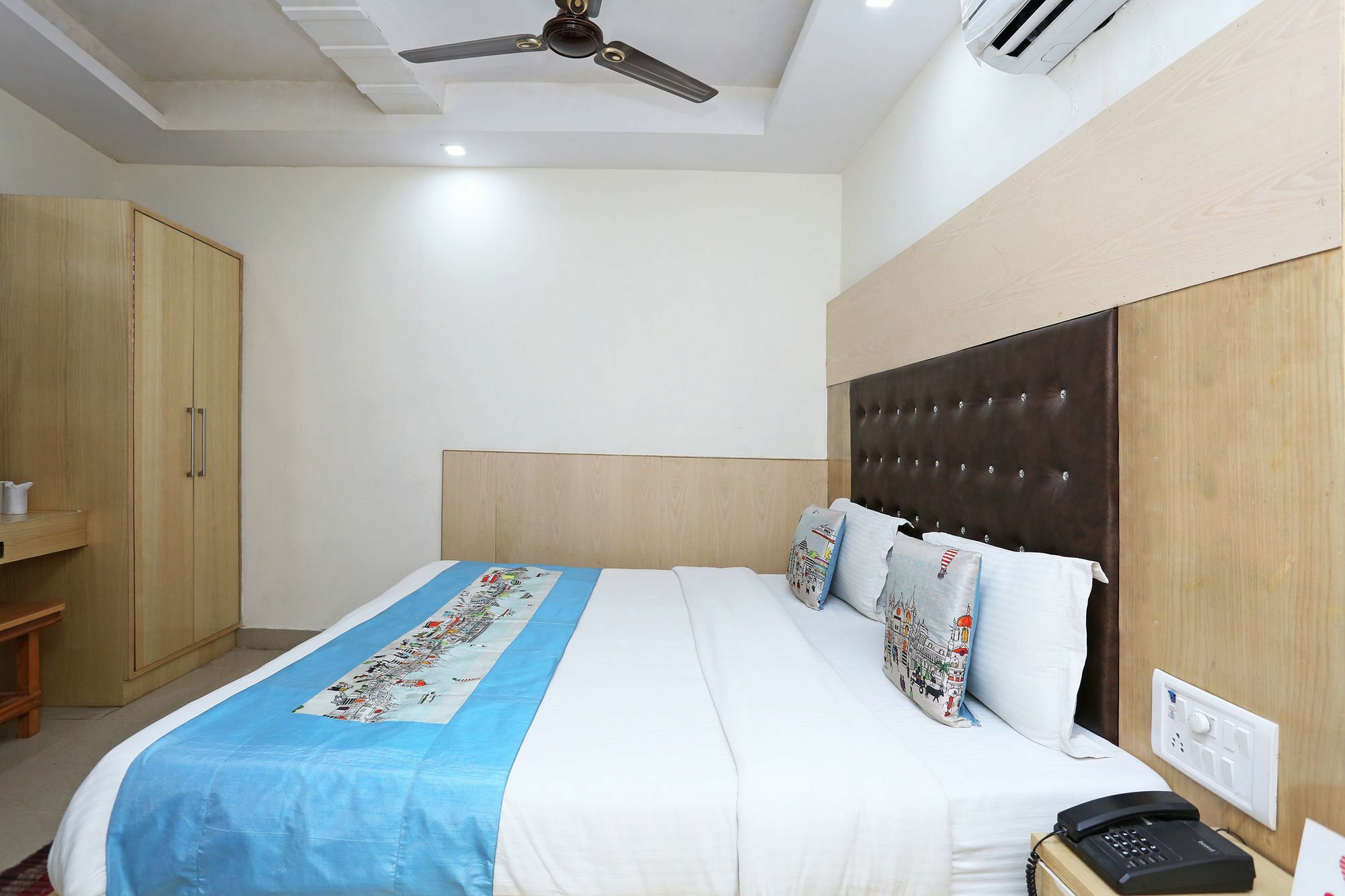 Oyo 9233 Hotel Cottage Lord Krishna New Delhi Exterior photo
